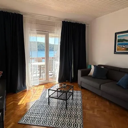 Apartment By The Sea Kampor, Rab - 15310 Rab Town