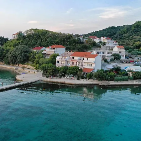 Apartment By The Sea Kampor, Rab - 15310 Rab Town