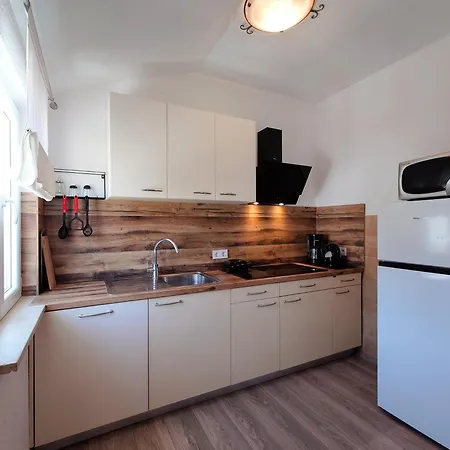 Apartment By The Sea Kampor, Rab - 15310