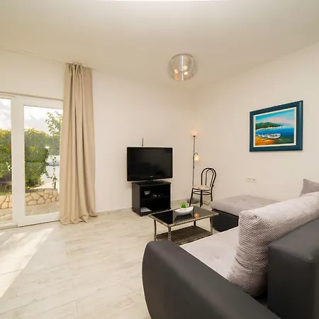 By The Sea Kampor - Rab - 15310 Apartman *