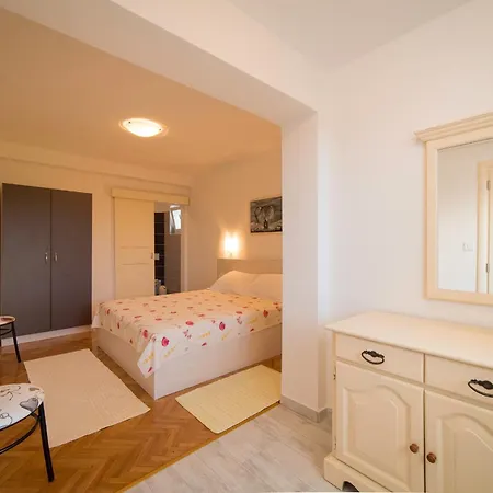 Apartman By The Sea Kampor, Rab - 15310 *